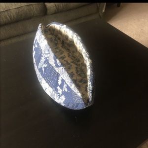 The CatBall Canoe Pet Bed